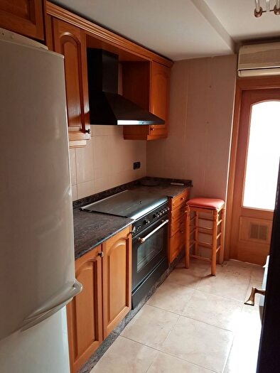 Casas en venta y pisos alquiler - 3