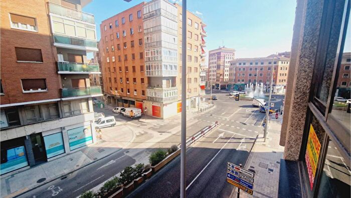 Casas en venta y pisos alquiler - 3