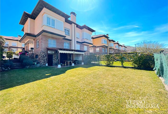 Casas en venta y pisos alquiler - 1