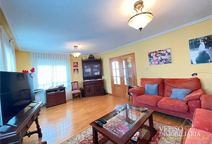 Casas en venta y pisos alquiler - 3