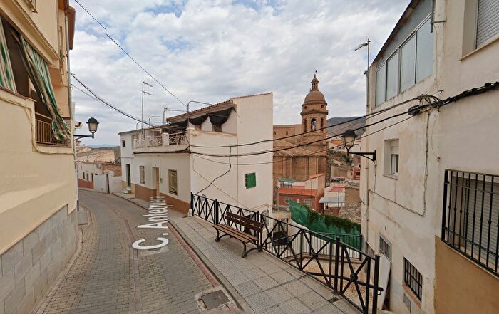 Casas en venta y pisos alquiler - 1