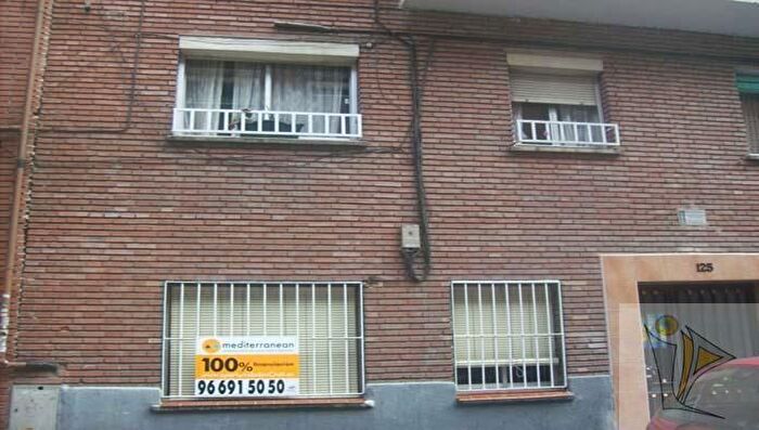 Casas en venta y pisos alquiler - 1