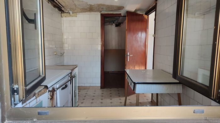 Casas en venta y pisos alquiler - 3