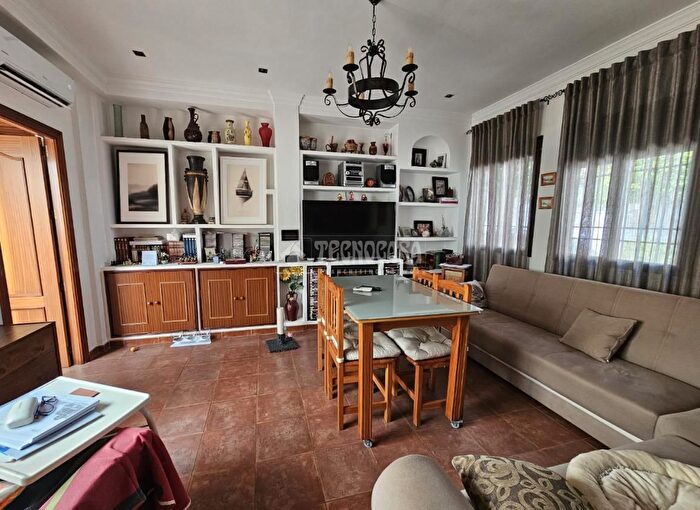 Casas en venta y pisos alquiler - 3