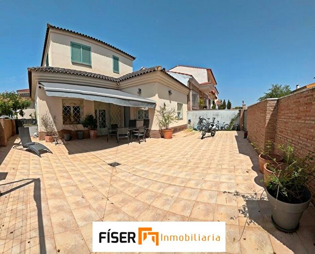 Casas en venta y pisos alquiler - 1