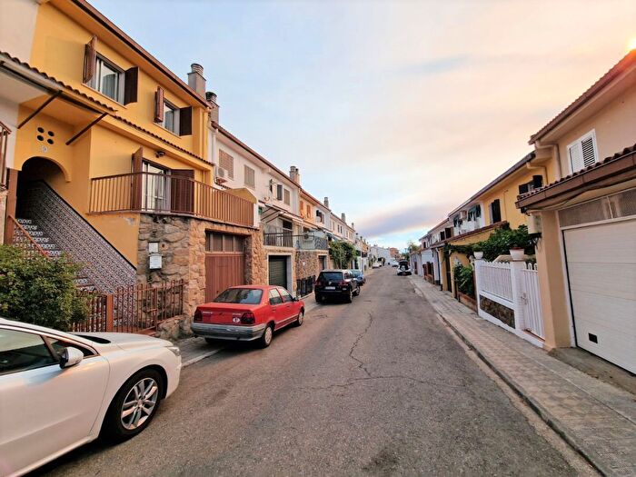 Casa en venta en Los Pinos El Pilar, Plasencia de 4 habitaciones