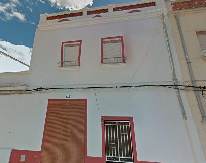 Casas en venta y pisos alquiler - 1