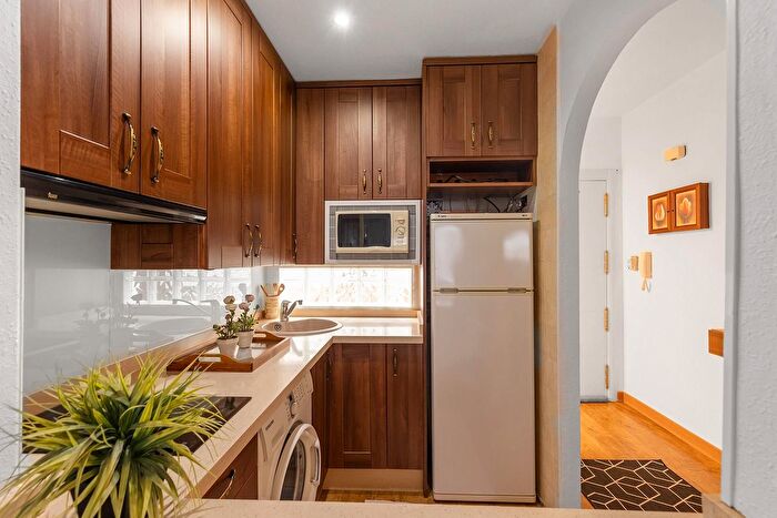 Casas en venta y pisos alquiler - 2