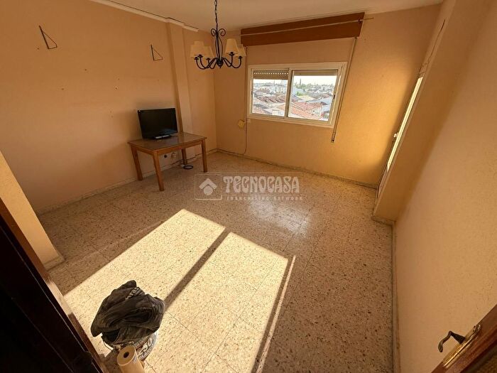 Casas en venta y pisos alquiler - 3