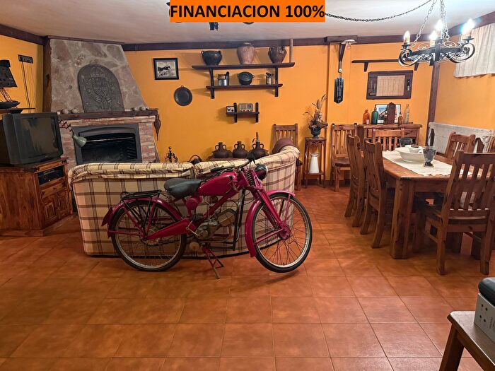 Casa en venta en Calatayud ciudad, Plaza de Toros Barón de Warsage de 4 habitaciones