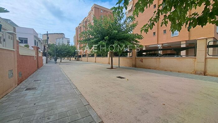 Casas en venta y pisos alquiler - 3