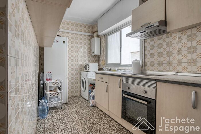 Casas en venta y pisos alquiler - 3