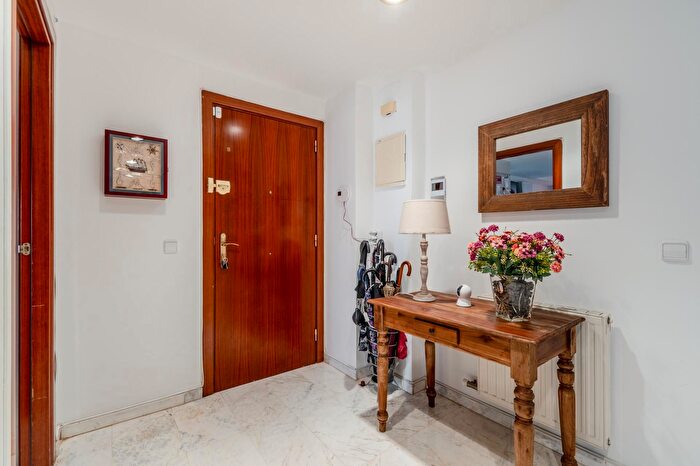 Casas en venta y pisos alquiler - 1