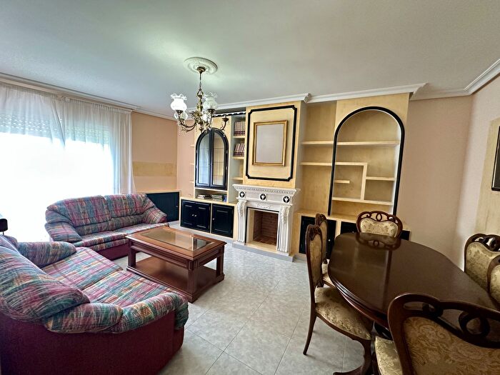 Casas en venta y pisos alquiler - 1