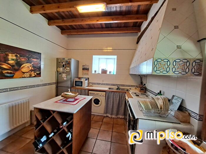 Casas en venta y pisos alquiler - 3