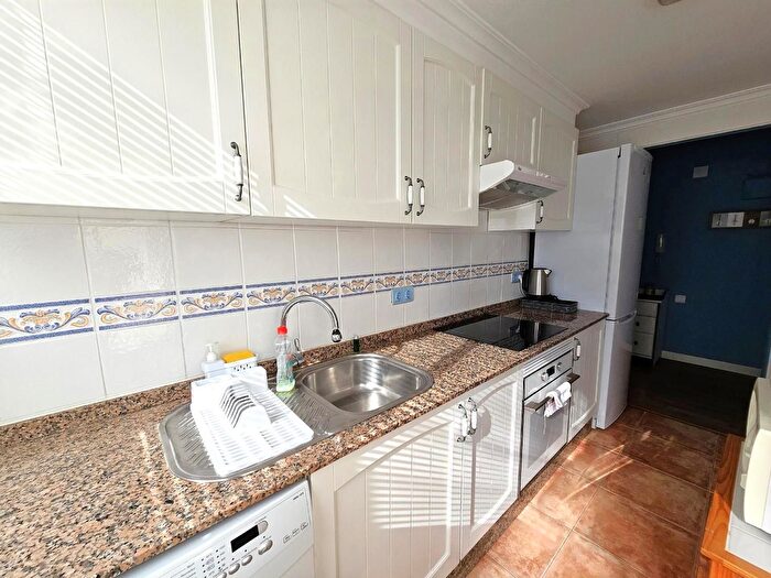 Casas en venta y pisos alquiler - 2
