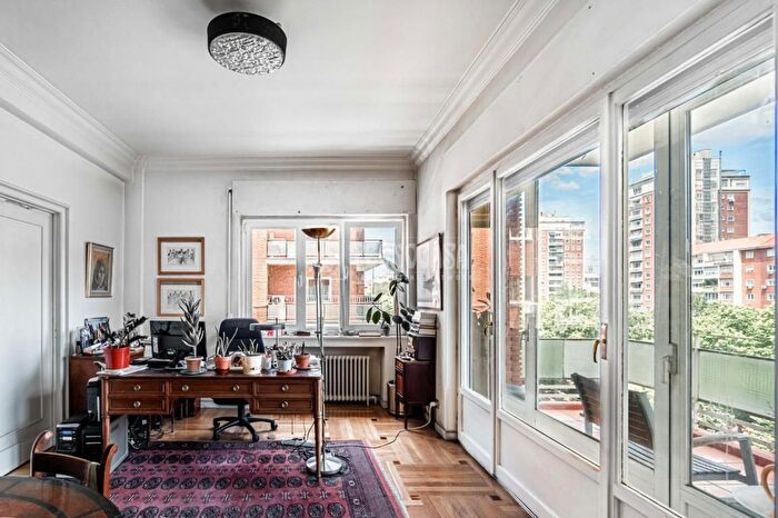 Casas en venta y pisos alquiler - 1