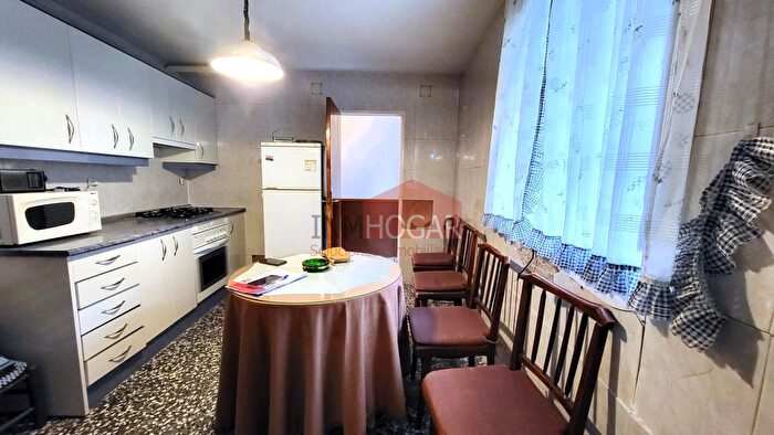 Casas en venta y pisos alquiler - 2
