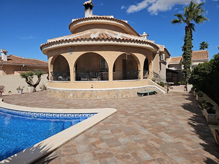 Casa en venta en Benijófar, Alicante de 3 habitaciones