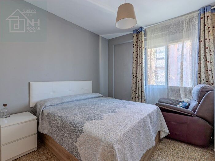 Casas en venta y pisos alquiler - 3