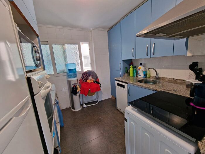 Casas en venta y pisos alquiler - 2