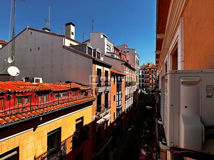 Casas en venta y pisos alquiler - 1
