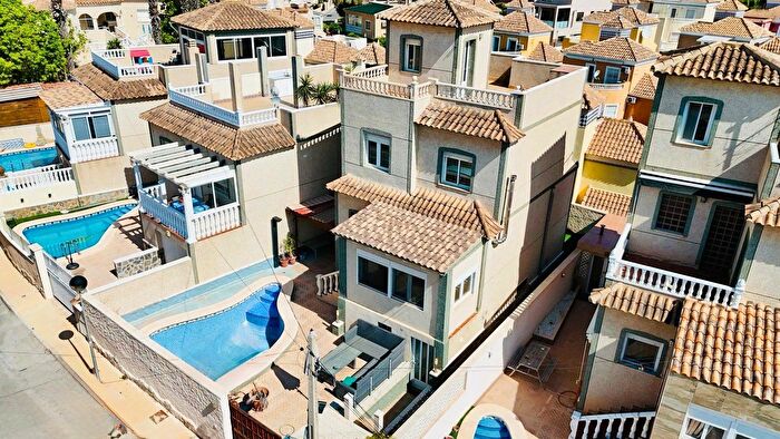 Casas en venta y pisos alquiler - 1
