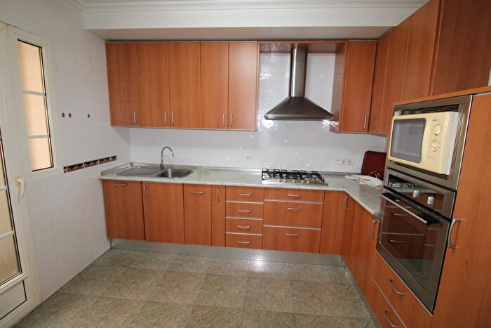 Casas en venta y pisos alquiler - 3