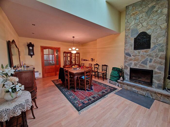 Casas en venta y pisos alquiler - 3