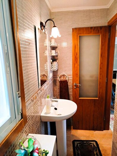 Casas en venta y pisos alquiler - 3
