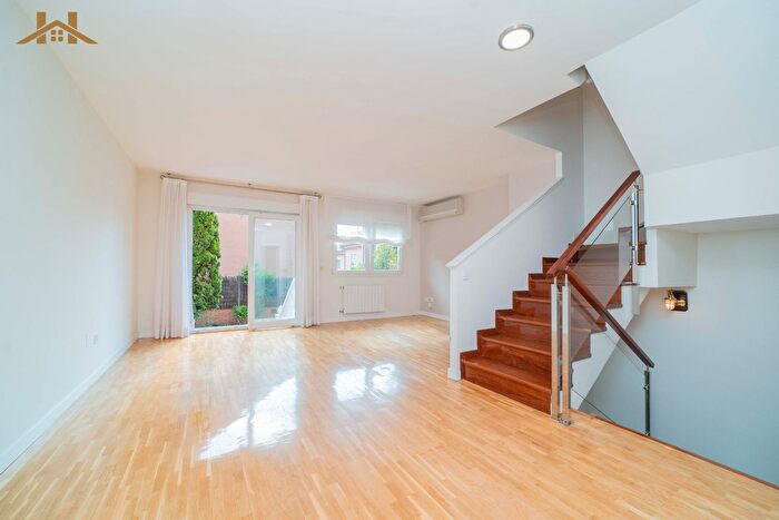 Casas en venta y pisos alquiler - 2