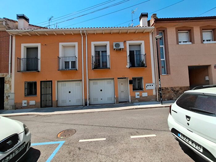 Casas en venta y pisos alquiler - 2