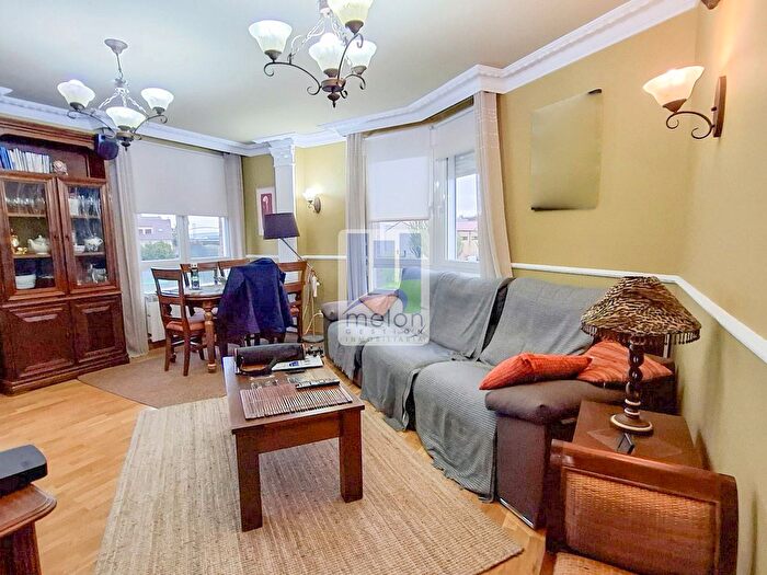 Casas en venta y pisos alquiler - 1