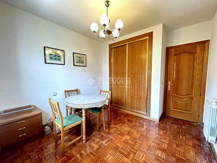Casas en venta y pisos alquiler - 3