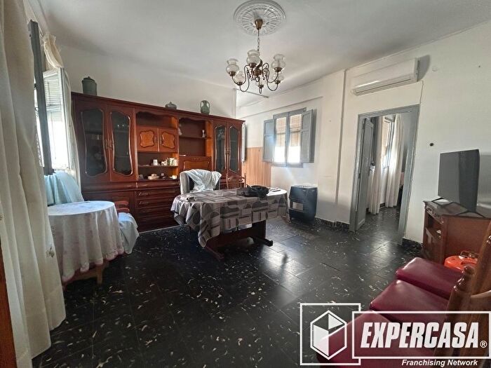 Casas en venta y pisos alquiler - 1