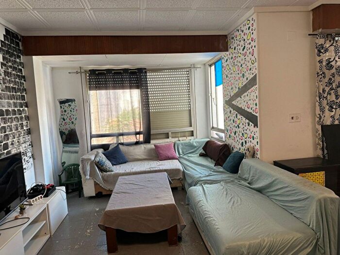 Casas en venta y pisos alquiler - 1