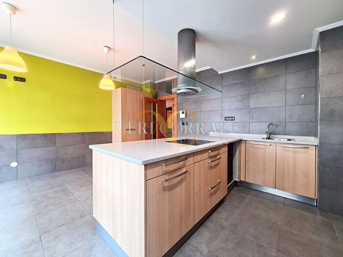 Casas en venta y pisos alquiler - 3