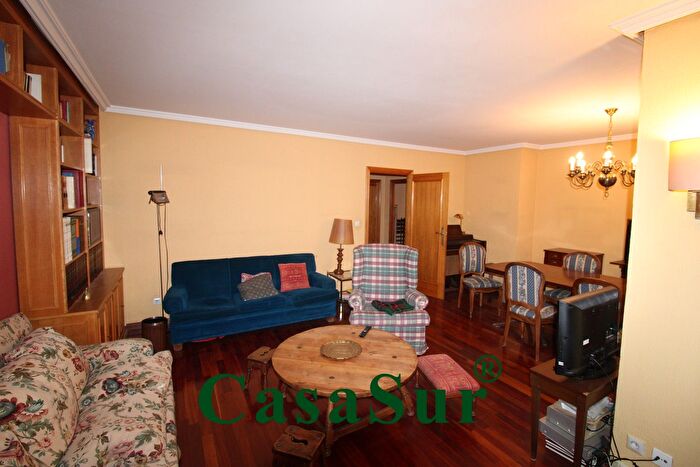 Casas en venta y pisos alquiler - 3