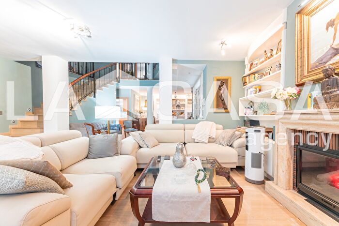 Casas en venta y pisos alquiler - 3