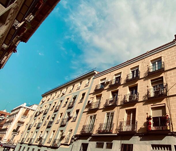 Casas en venta y pisos alquiler - 1