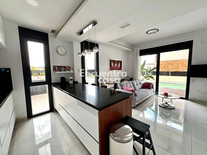 Casas en venta y pisos alquiler - 2