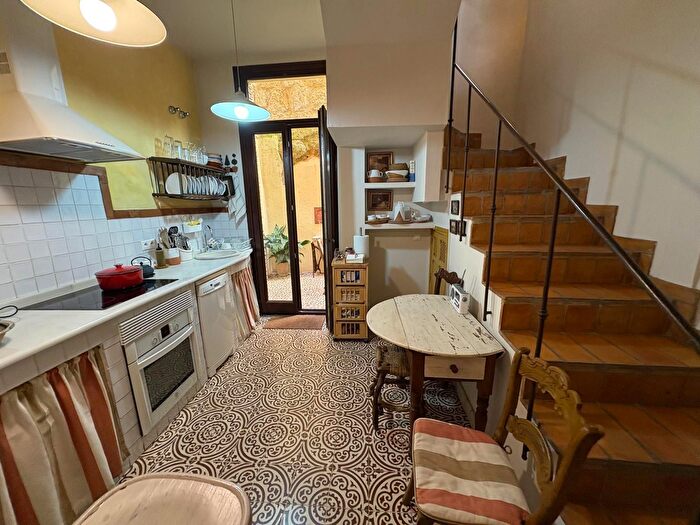 Casas en venta y pisos alquiler - 3