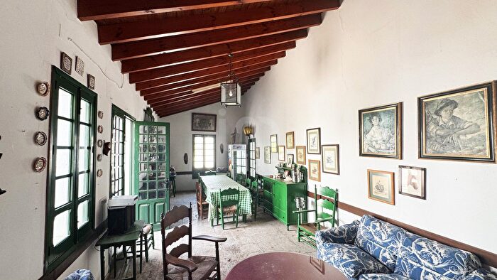 Casas en venta y pisos alquiler - 1