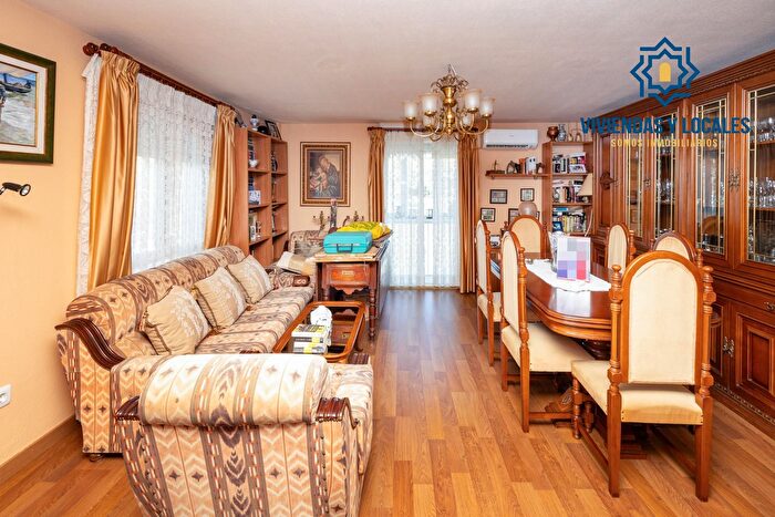 Casas en venta y pisos alquiler - 3