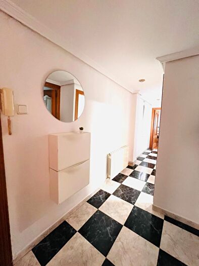 Casas en venta y pisos alquiler - 3