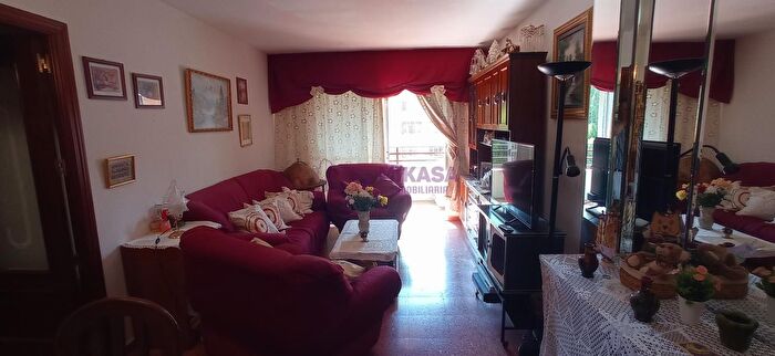 Casas en venta y pisos alquiler - 2
