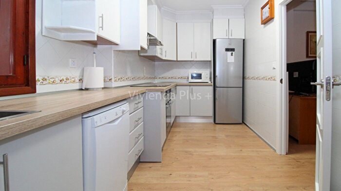 Casas en venta y pisos alquiler - 3