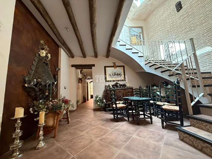 Casas en venta y pisos alquiler - 2