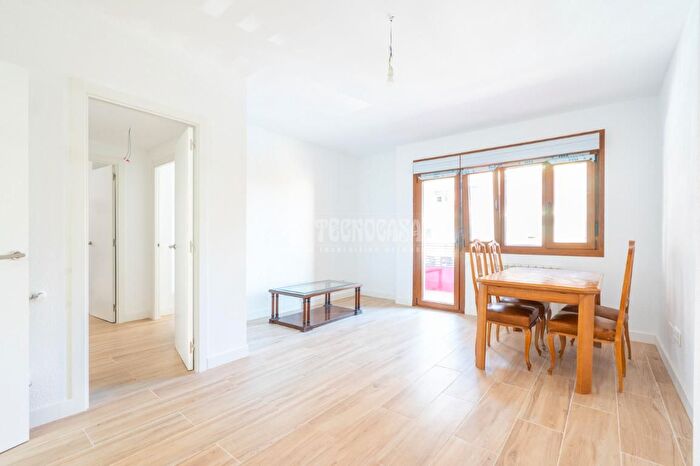 Casas en venta y pisos alquiler - 1