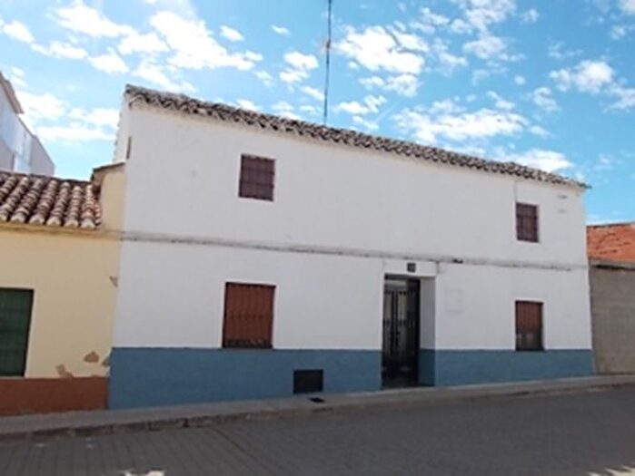 Casas en venta y pisos alquiler - 1